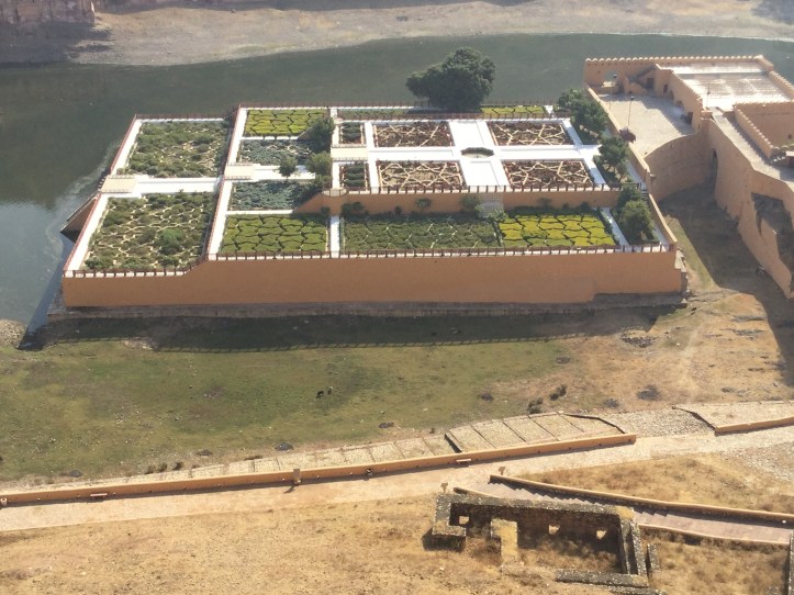 3AFC17CA-D658-4C7C-B83F-88C5640E4625